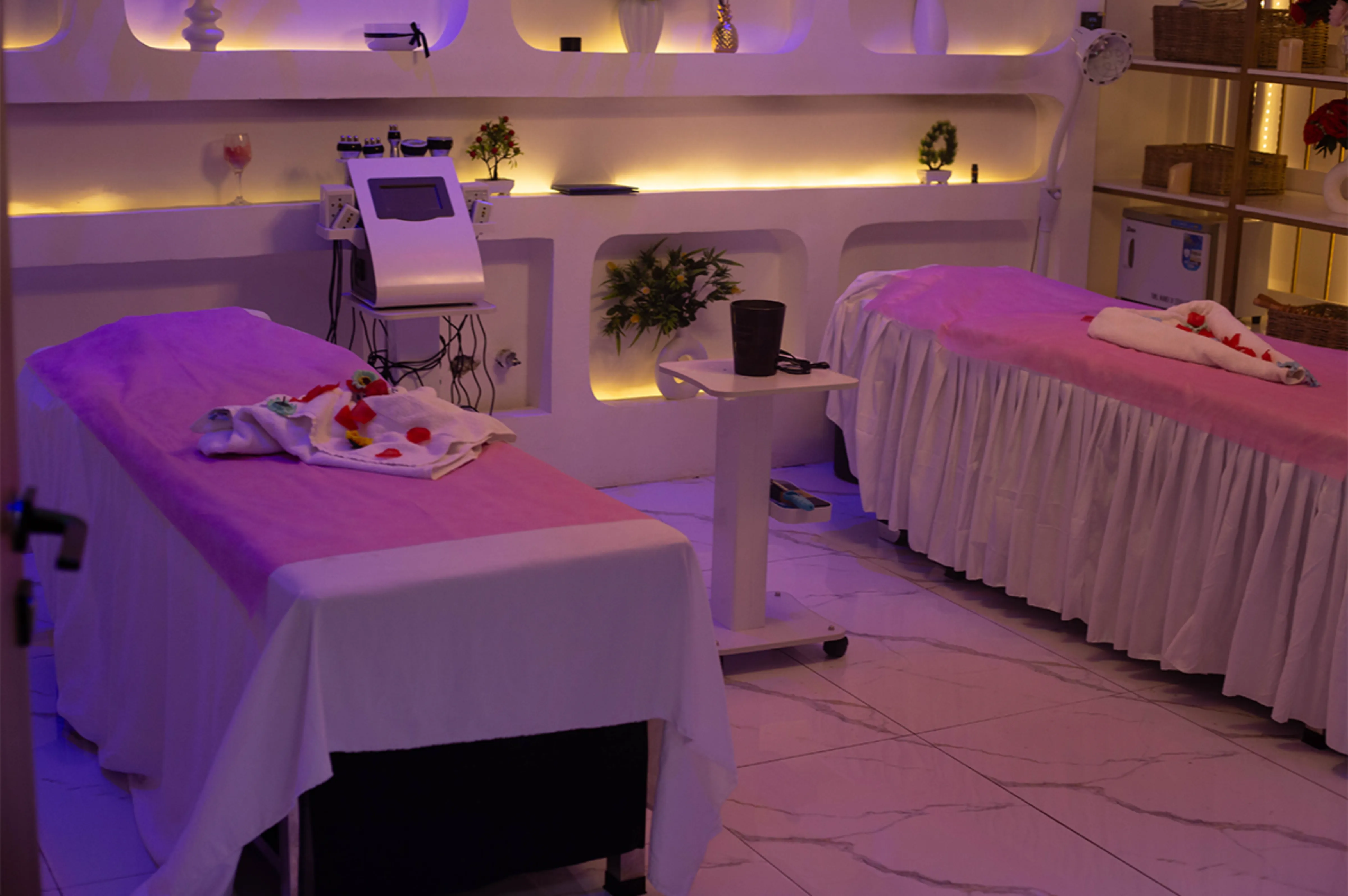 Royal Empire Relaxing spa environment